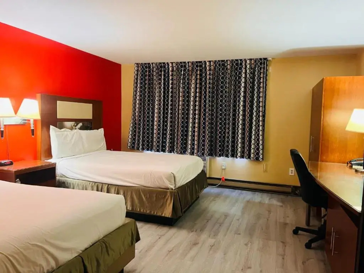 Motel 6 Iron Mountain