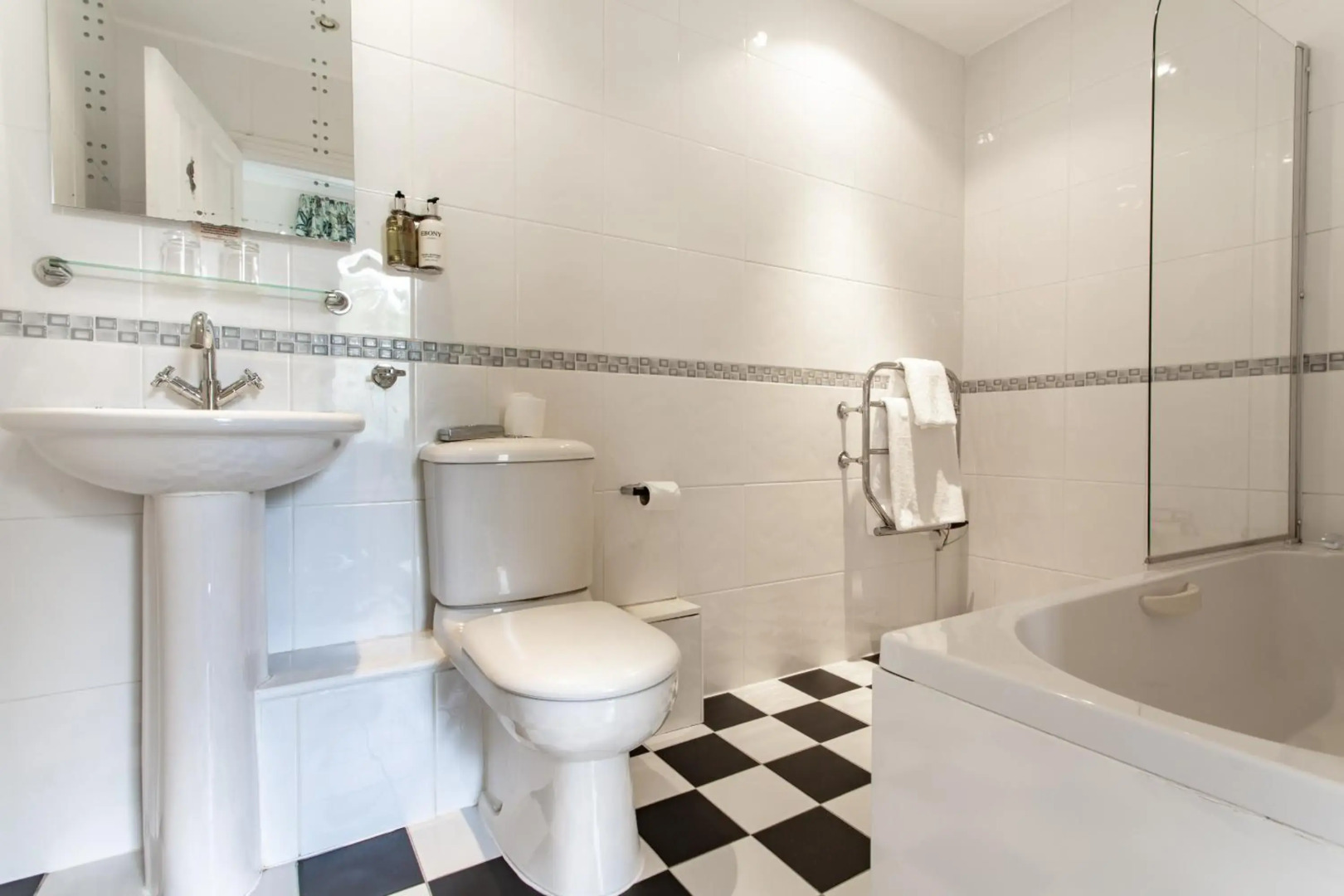 Woodland Manor Hotel