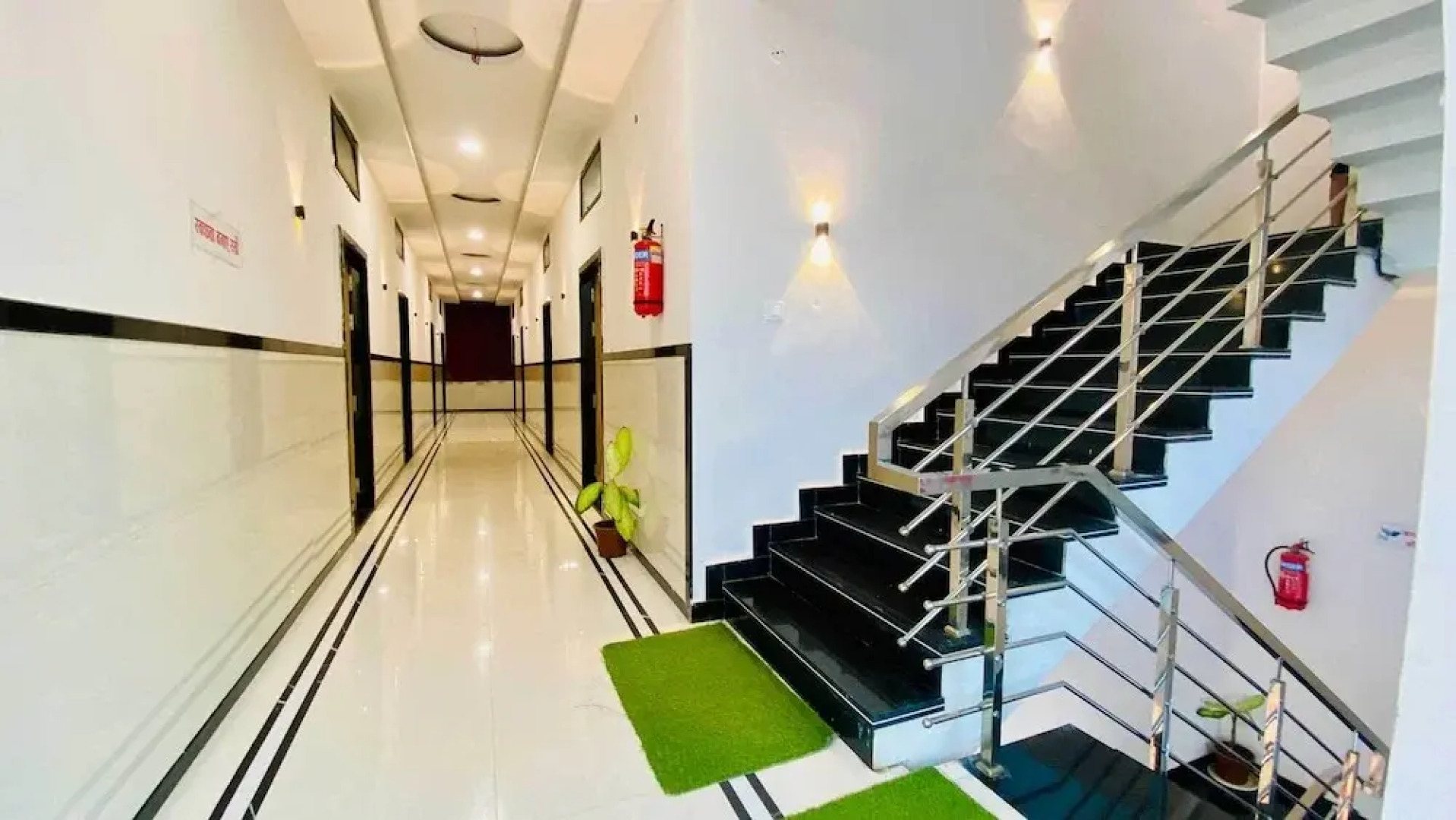 Hotel Gayatri Palace