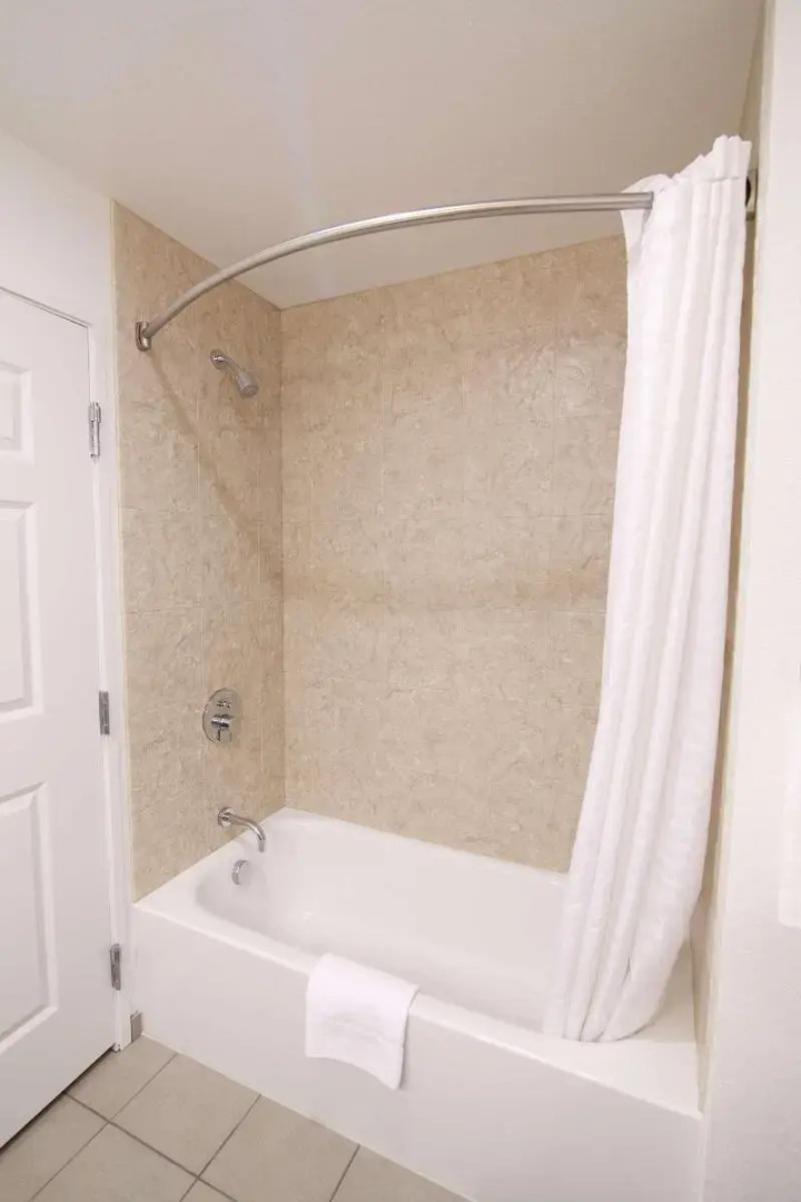 Country Inn & Suites by Radisson, Decorah, IA