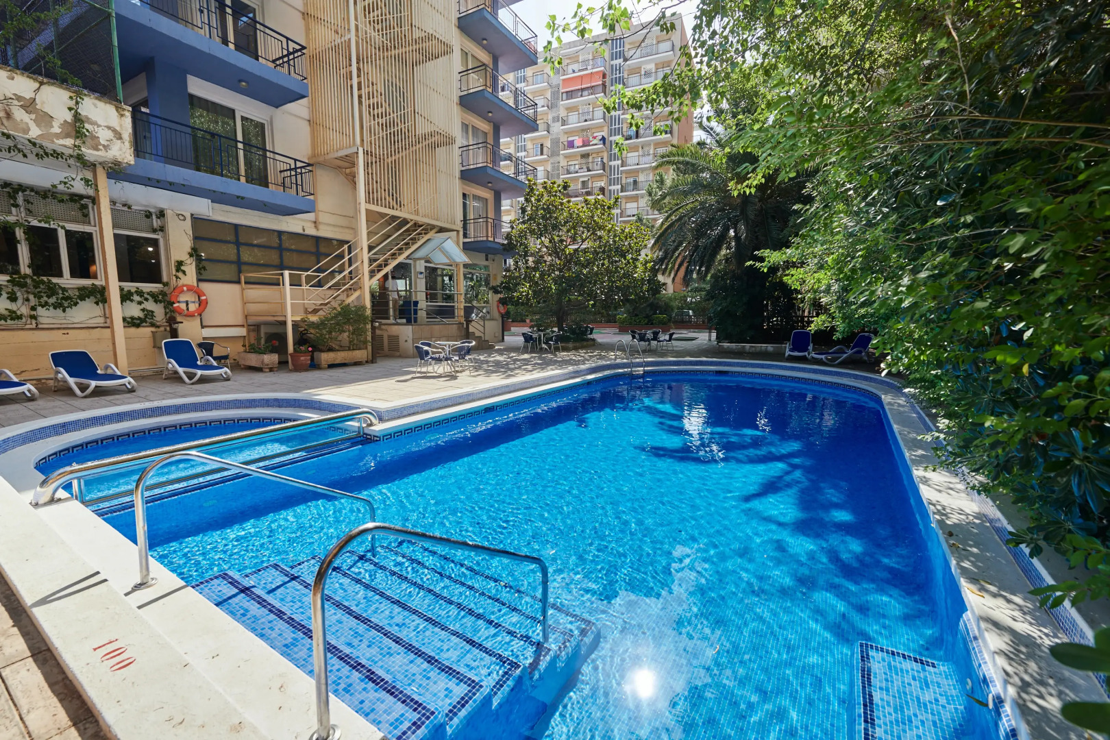 Отель Checkin Blanes