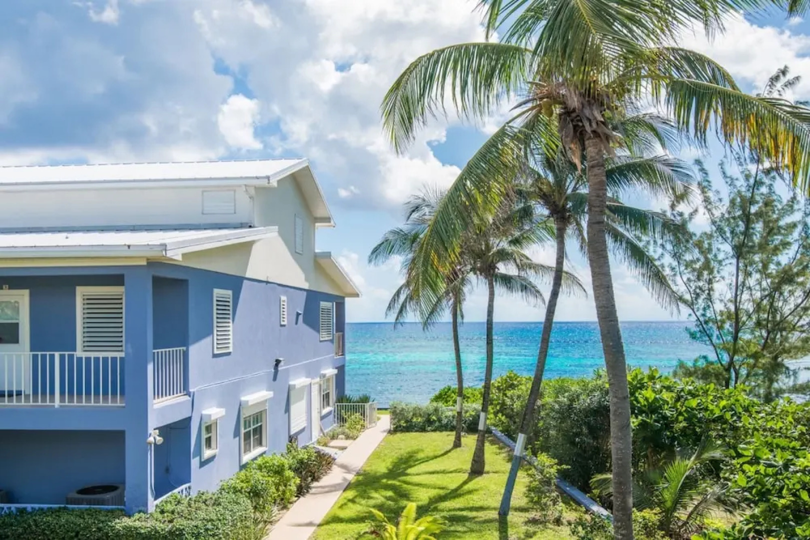 Moon Bay by Cayman Villas