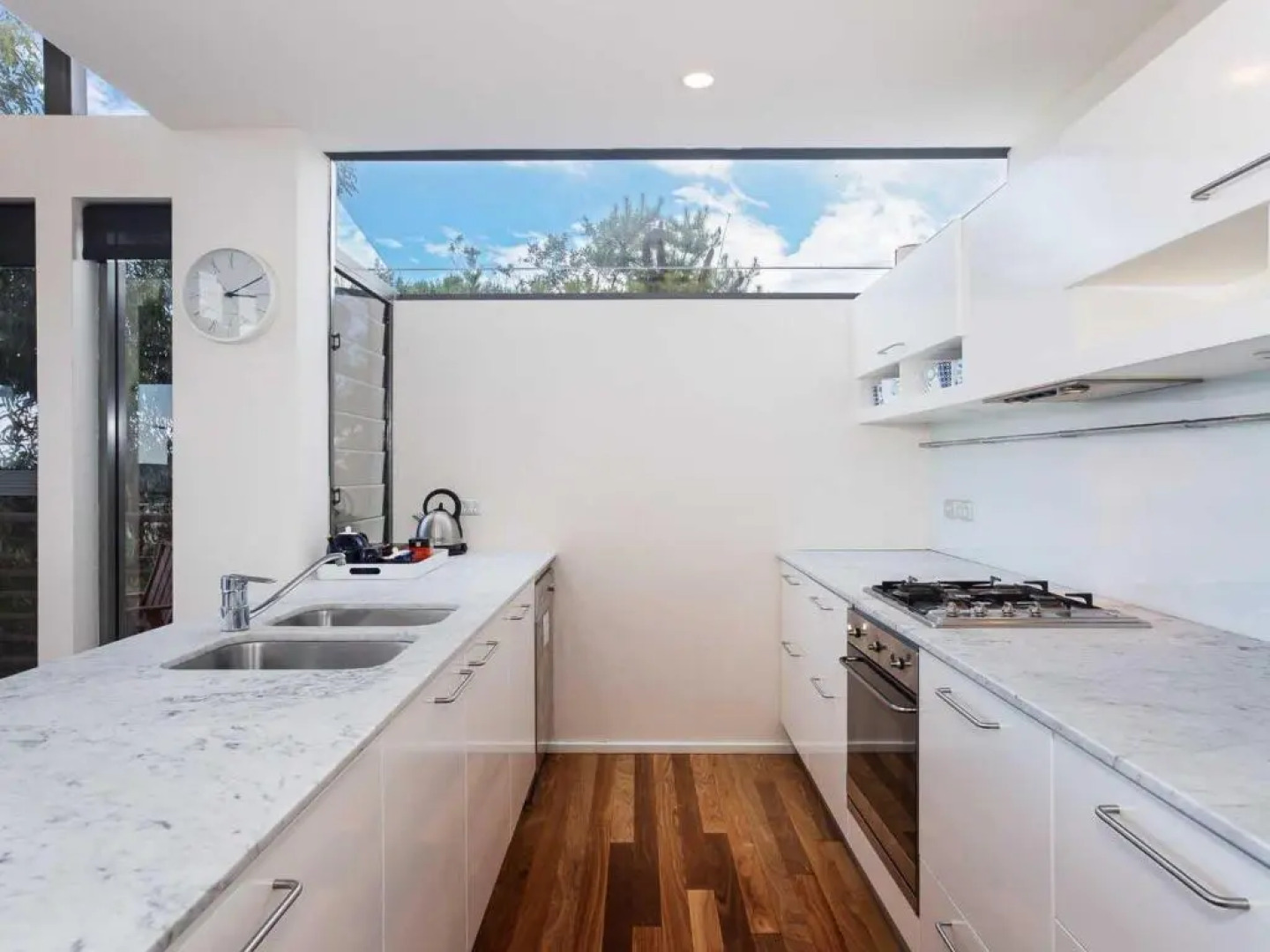 Beach House 7' 26 One Mile Close - air conditioned, wifi, foxtel, linen