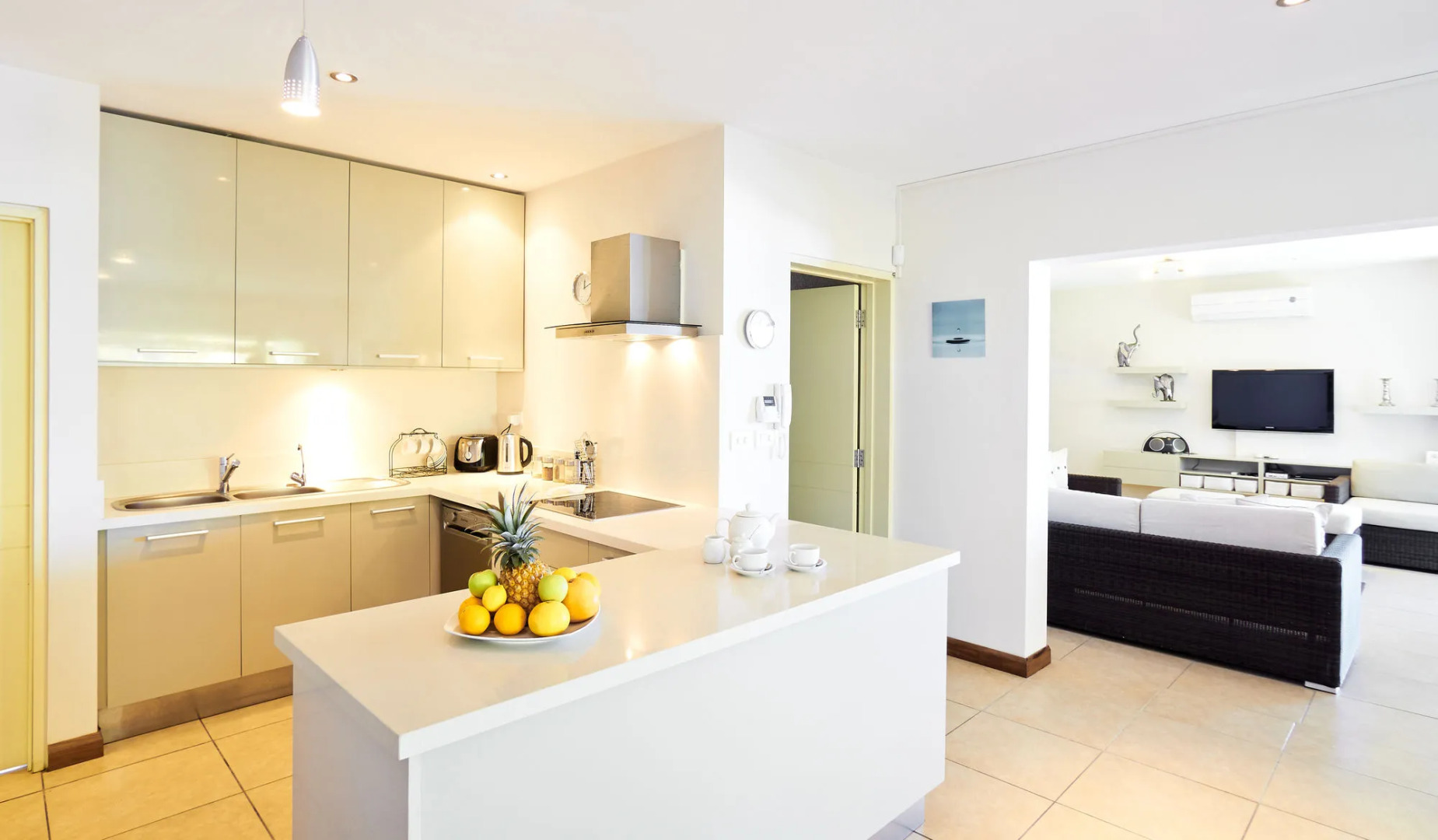 Bon Azur Beachfront Suites & Penthouses with LOV