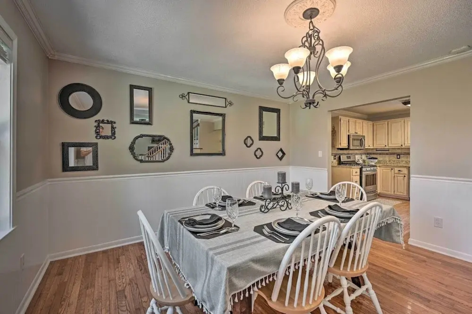 2 Mi to Clemson: Central Villa w/ Deck, Near Lakes