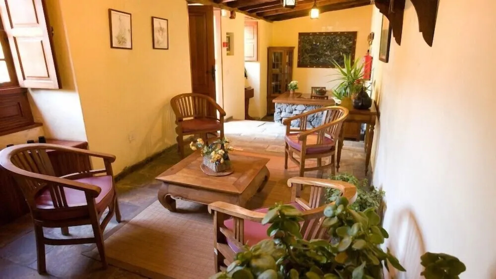 HomeLike Century Nature House