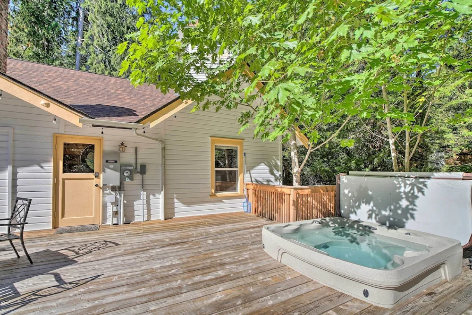 Cozy 'black Bear Retreat' by Mount Rainier!