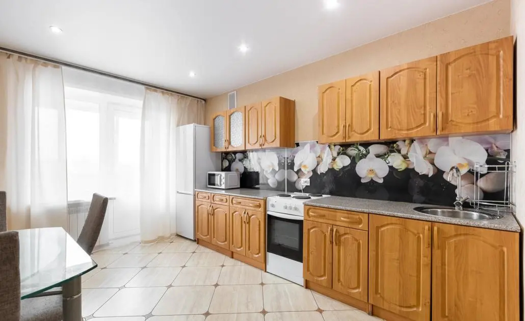 Tolstoy Apart Пионерская, д1