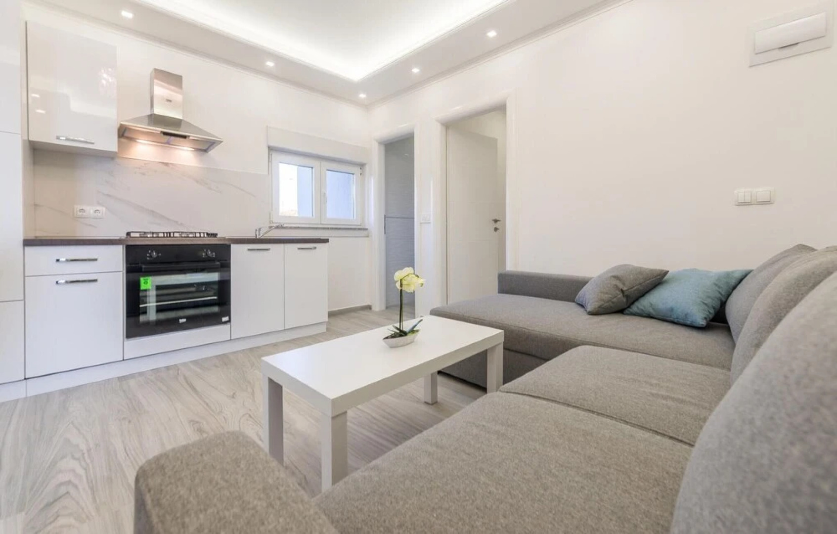 Stunning Home in Vrsi With 5 Bedrooms, Wifi and Outdoor Swimming Pool