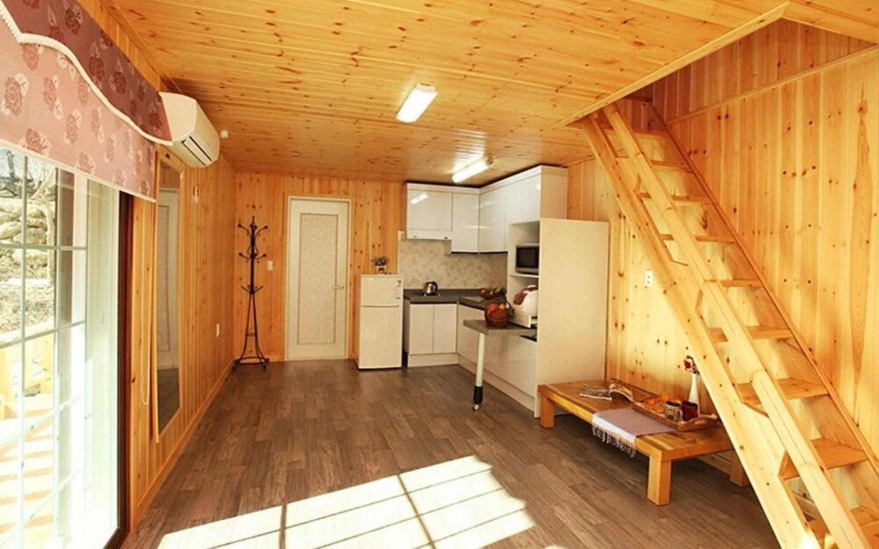 Cheongdo Mountains Bed and Breakfast