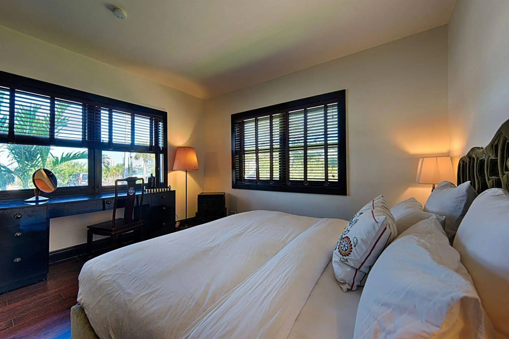 Miami Whitehouse Apartments