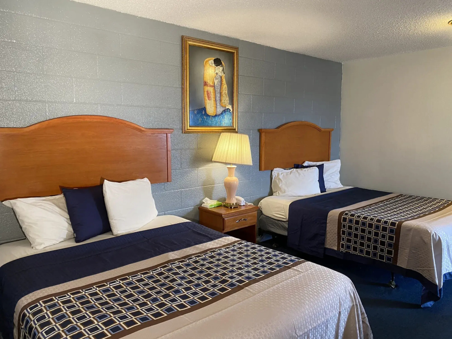 Knights Inn Fairview