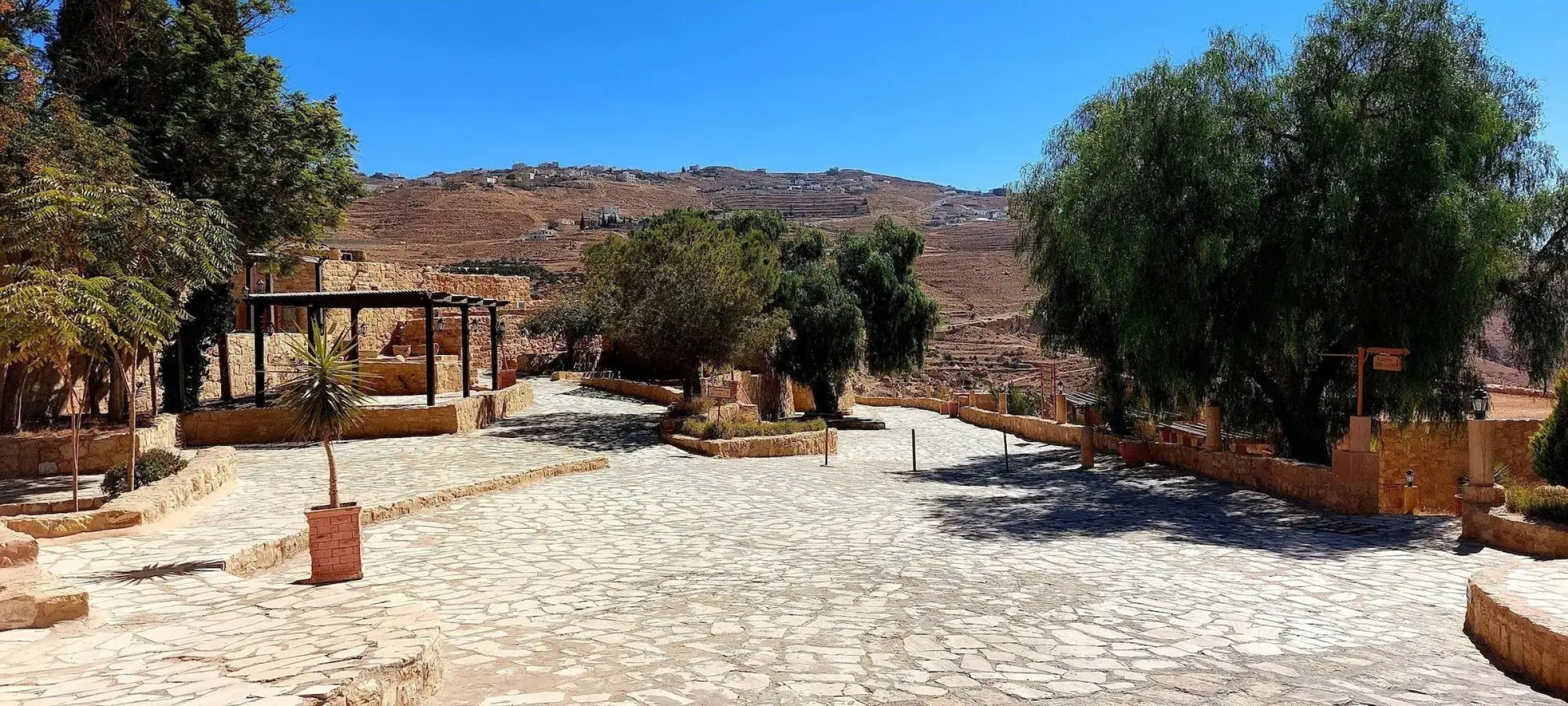 Hayat Zaman Hotel & Resort