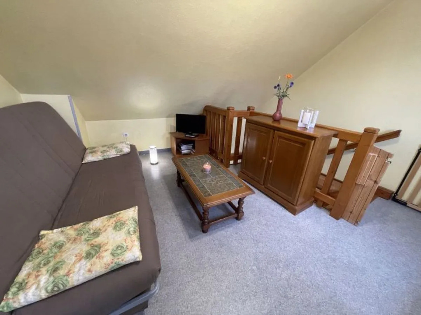 Résidence jaune et rose 9742