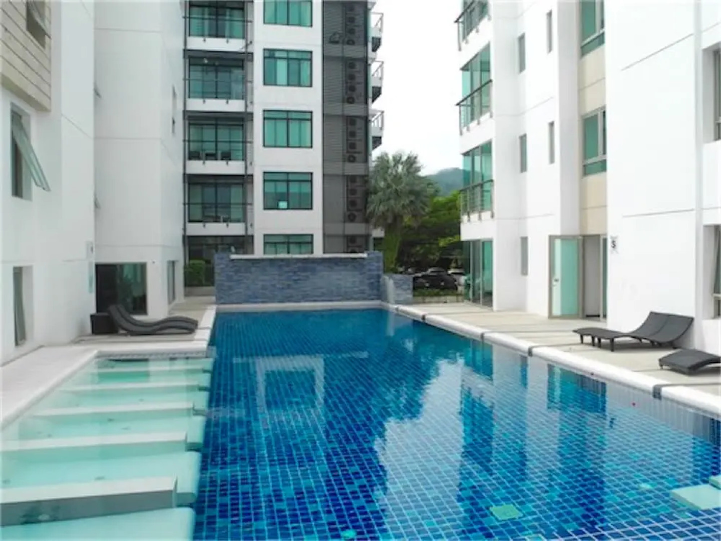 Kamala Regent Modern 2 bedrooms Apartment