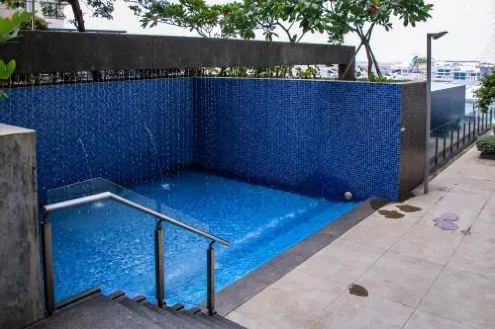 8Pax 2 BATHROOM NEAR SUMWAY PYRAMID