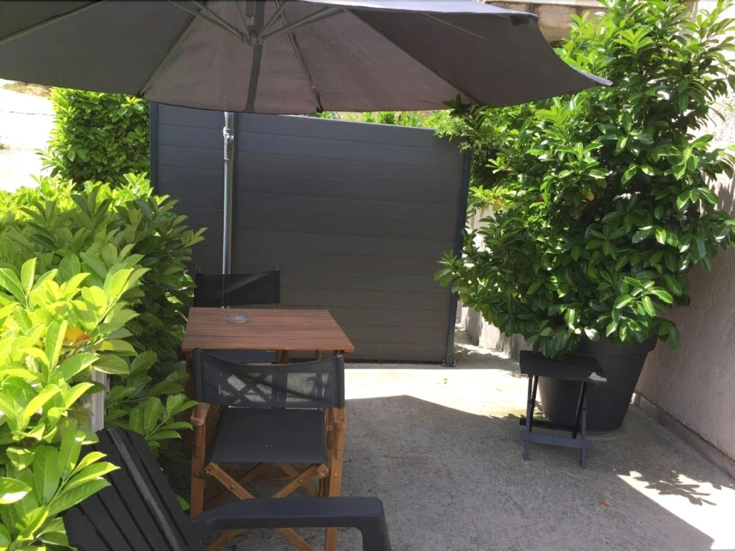 Quiet studio with air conditionning