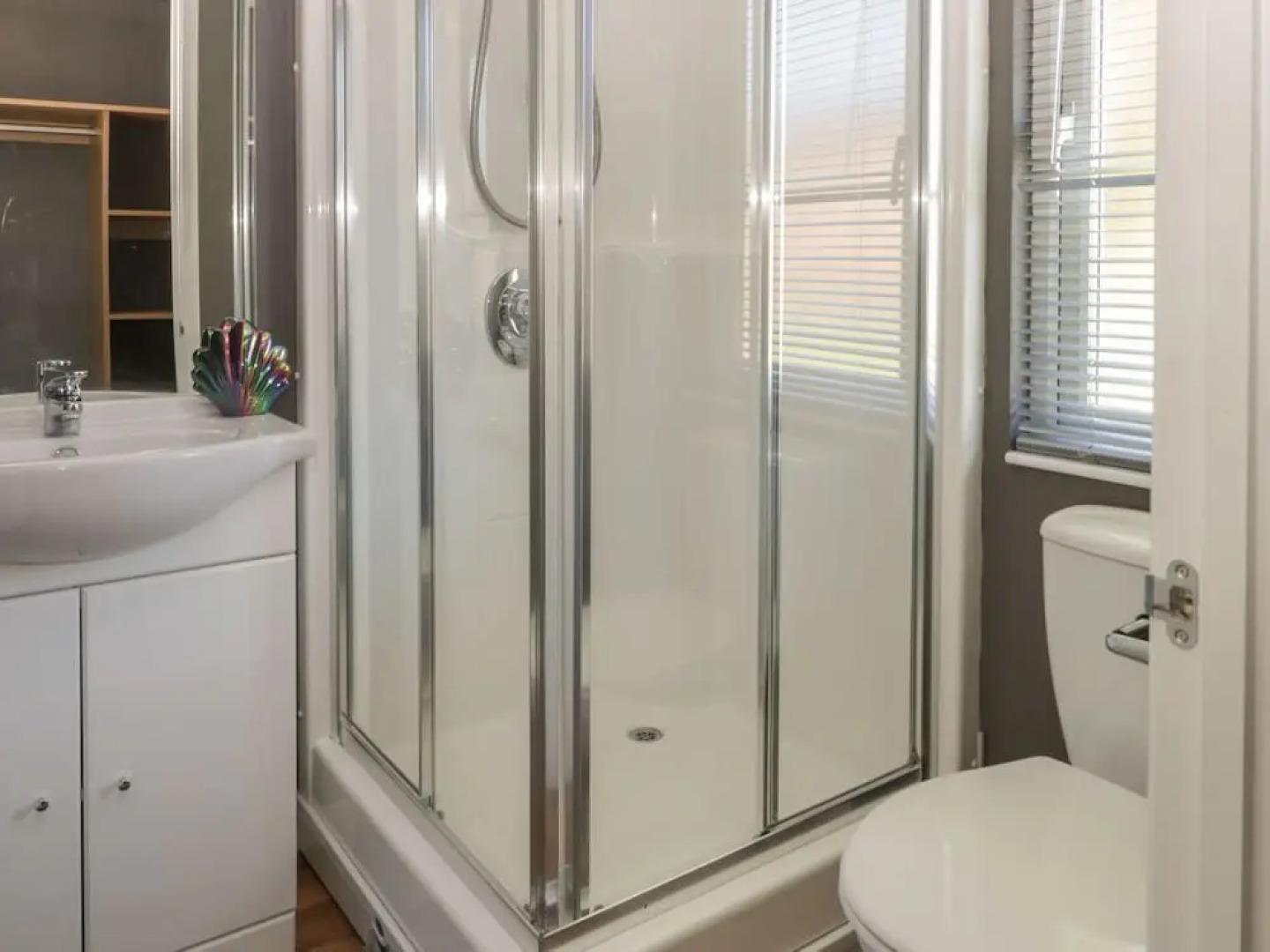 Jonstone Pines Lodge at Cayton Bay Holiday Park