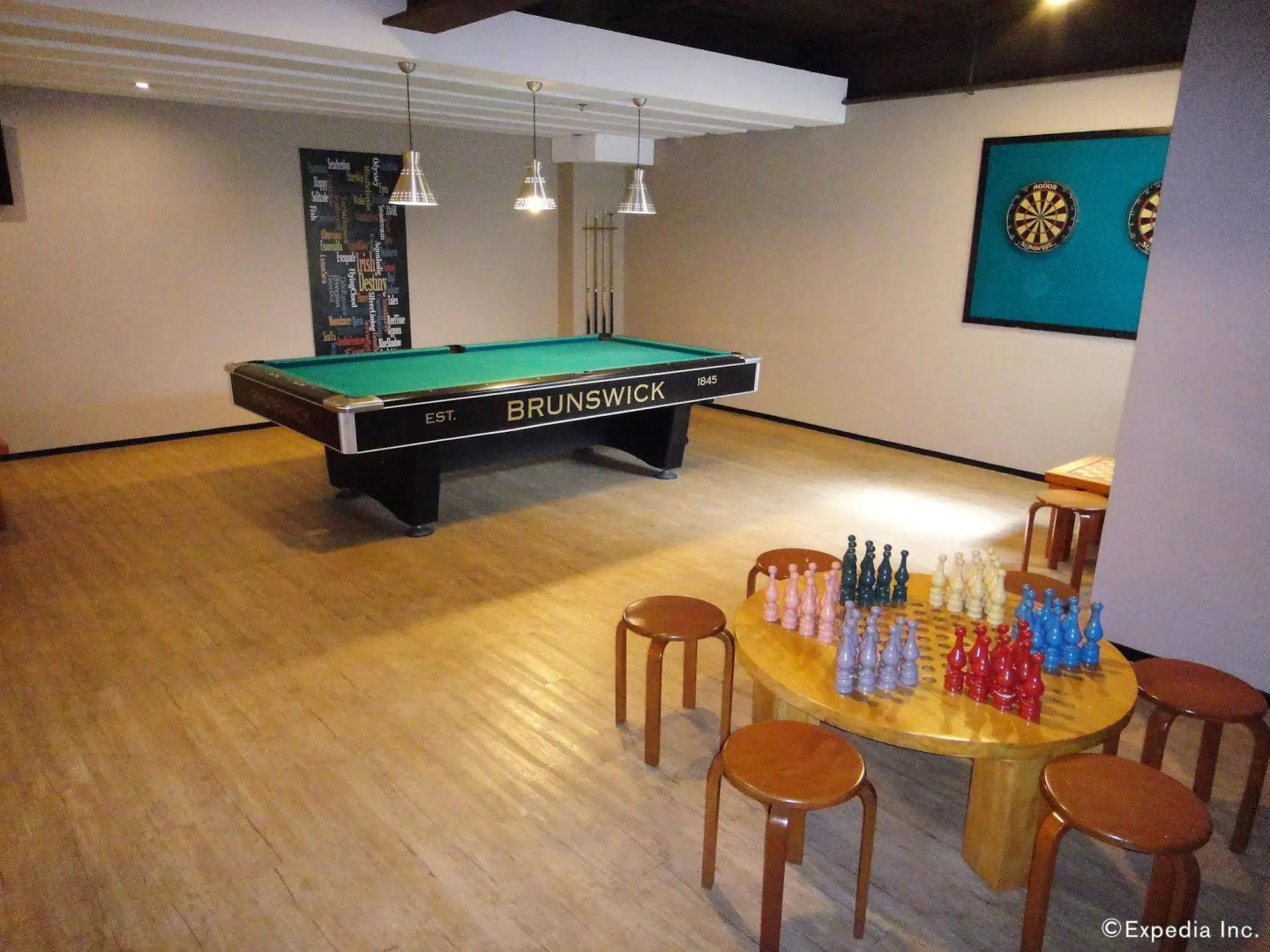 Mallberry Suites Business Hotel