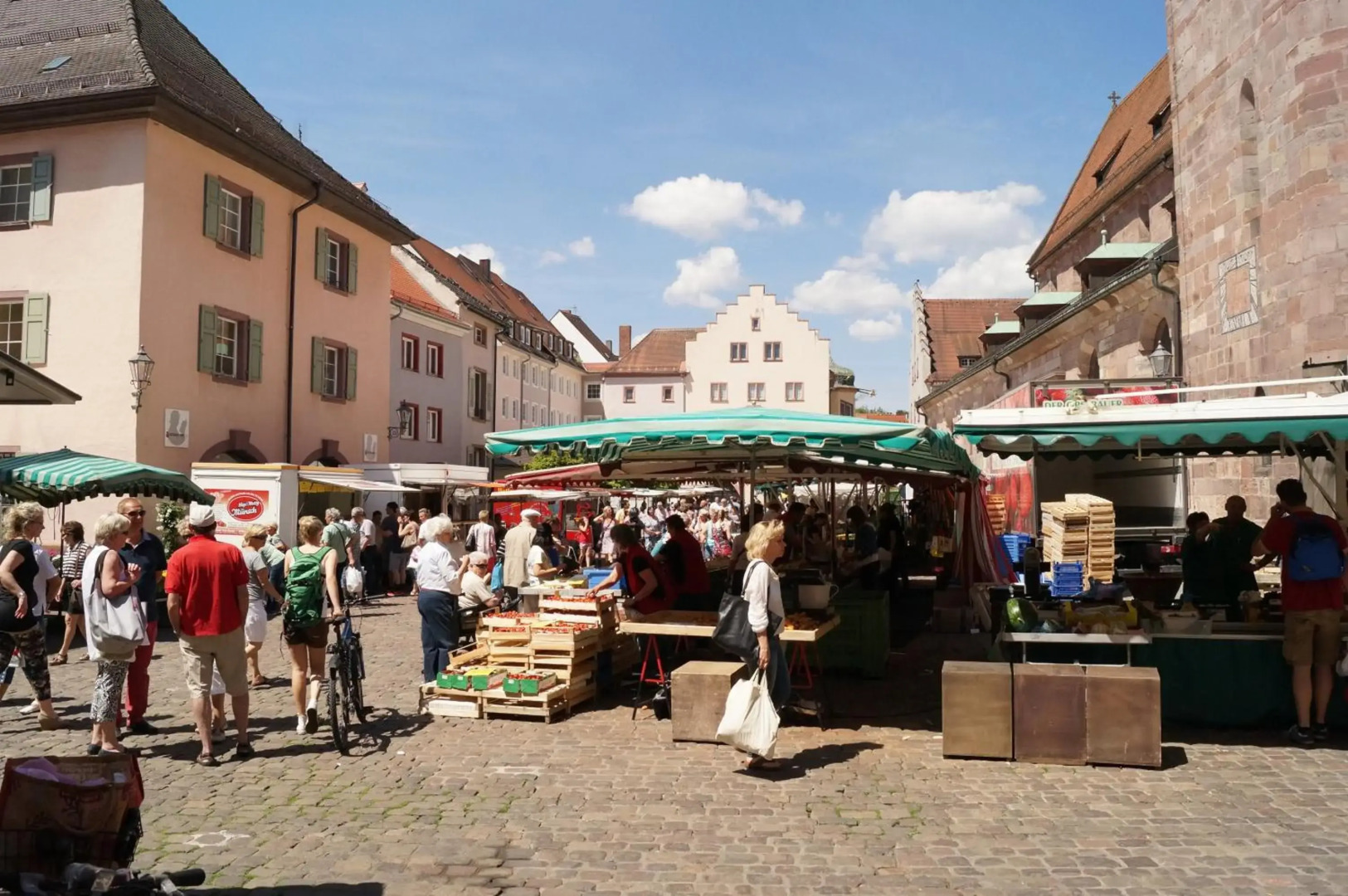 Loft Style 3 Room Apartment + terrace