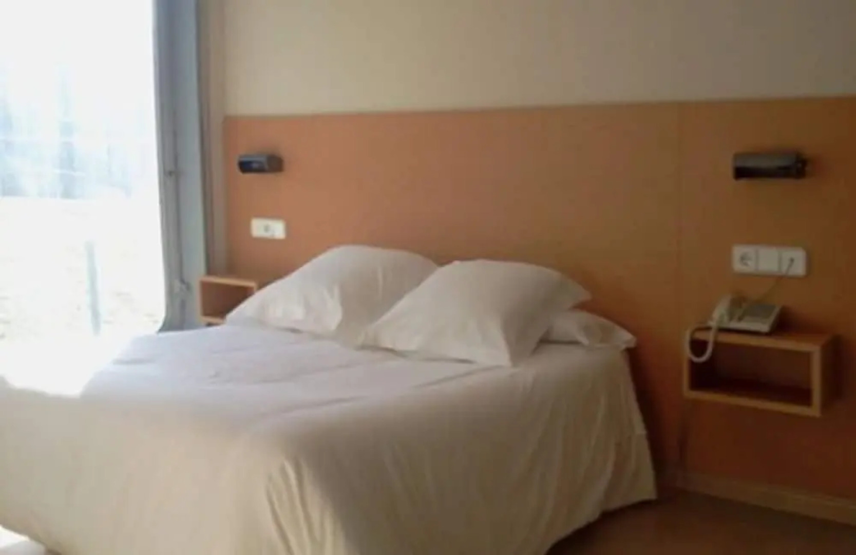 Oca Manzaneda Estación de Montaña