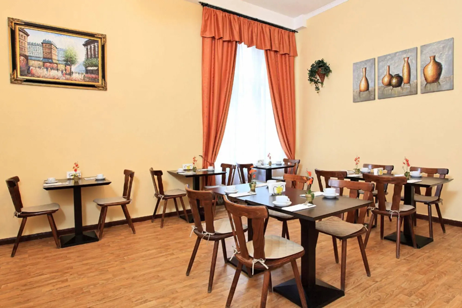 Hotel - Pension Cortina