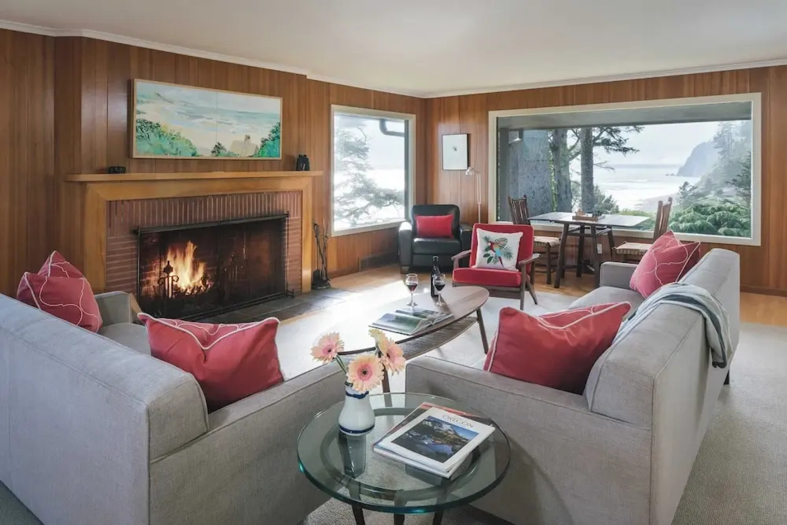 The Purcell House by Avantstay Surrounded in Lush Greenery w/ Large Yard & Ocean Views