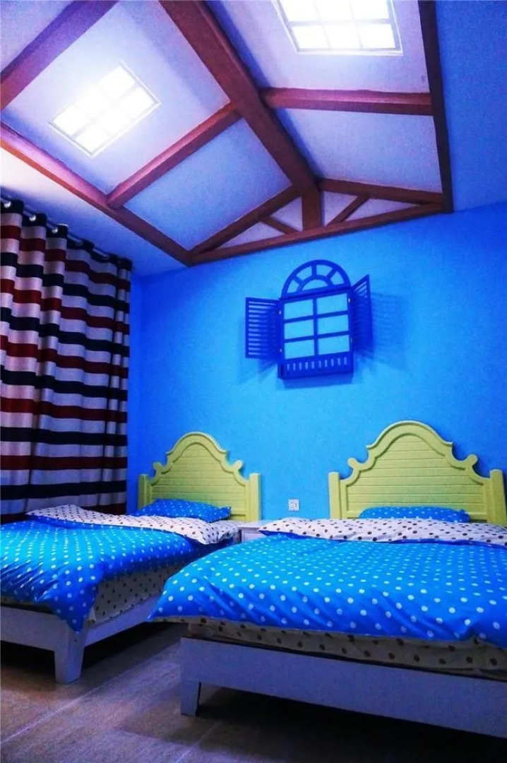 Fenghuang Encounter Time Inn