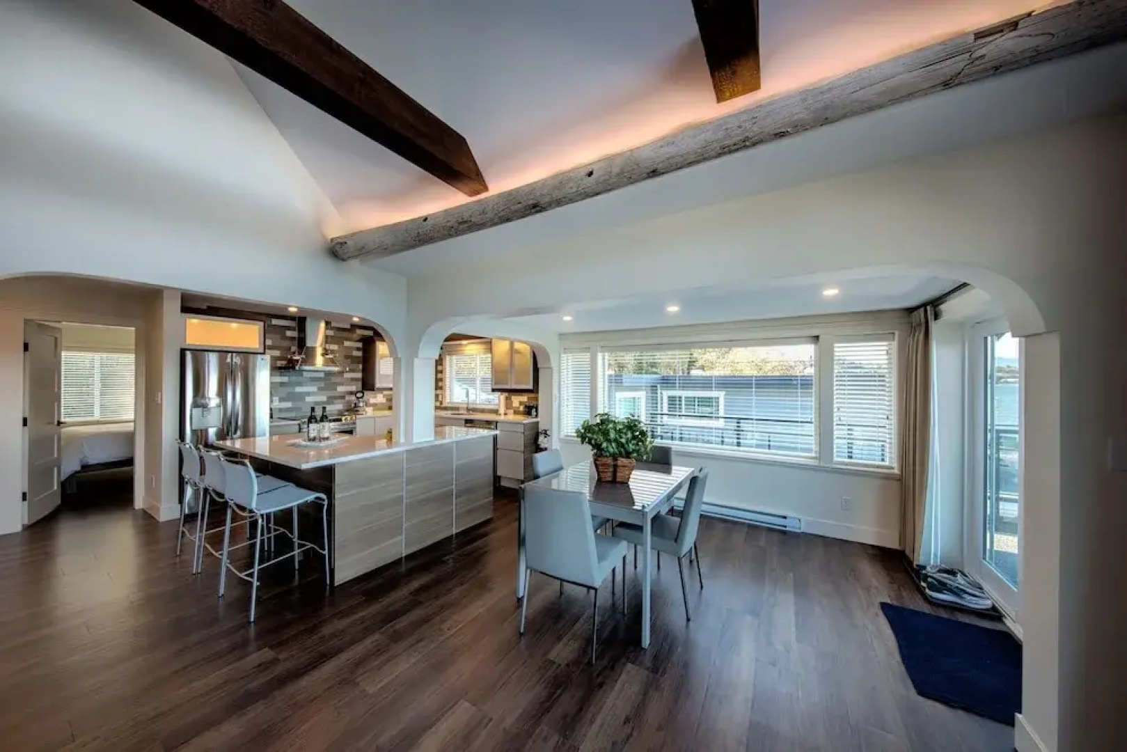 Qualicum Beach Ocean Suites