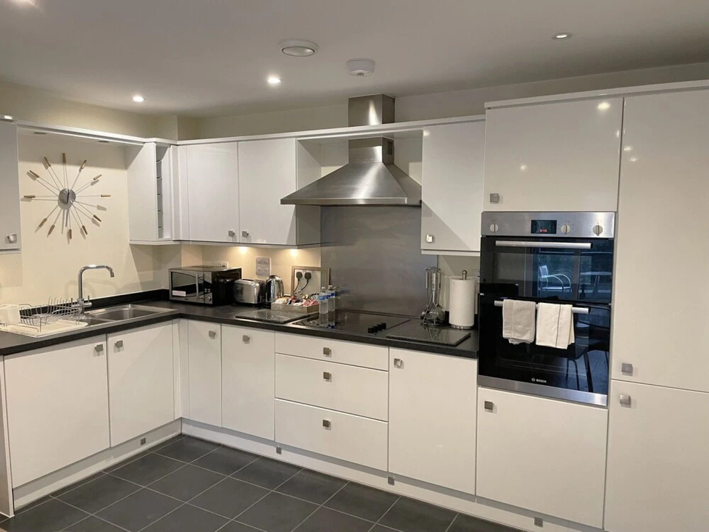 Continental Apartments -2-bed Farnborough Train St