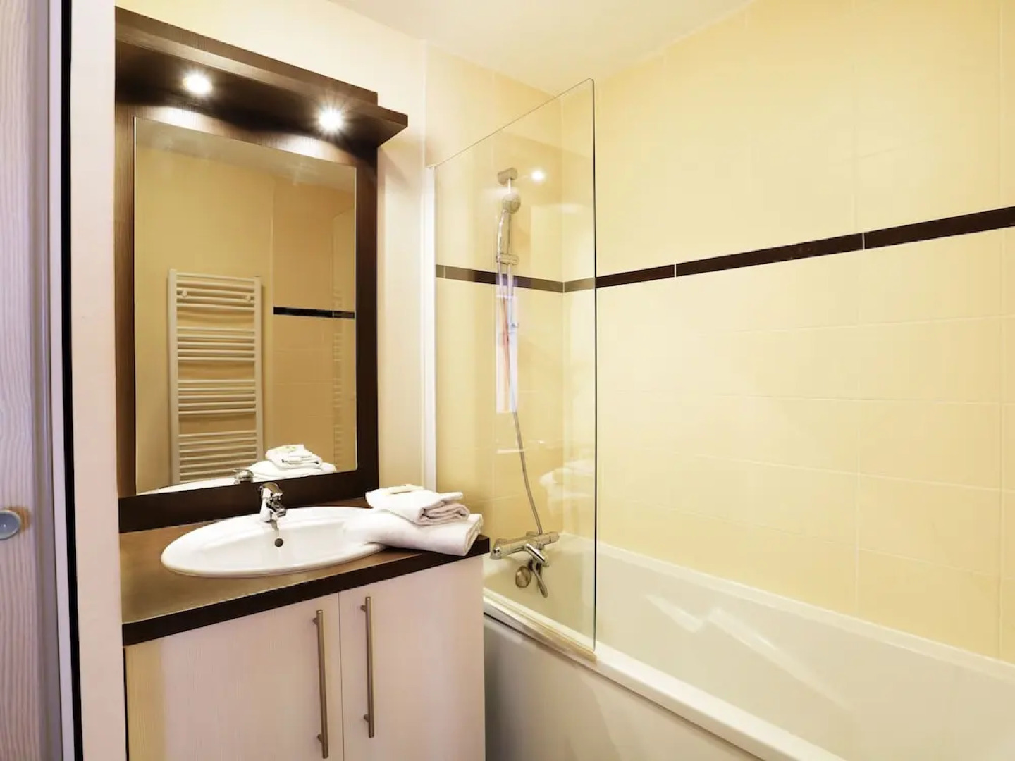 Modern Apartment in a Port Town Near the bay of Morlaix