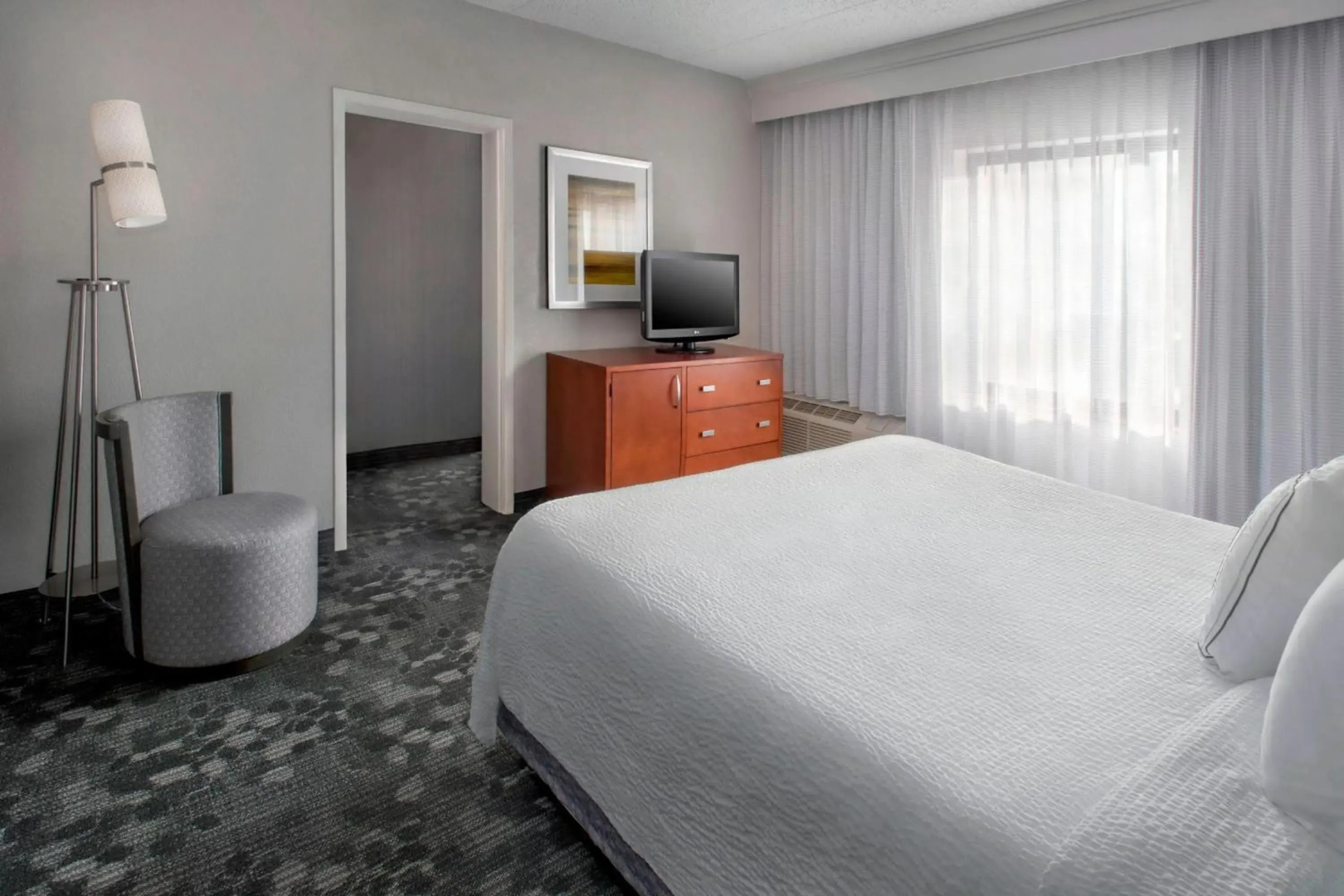 Courtyard by Marriott Newark Liberty International Airport