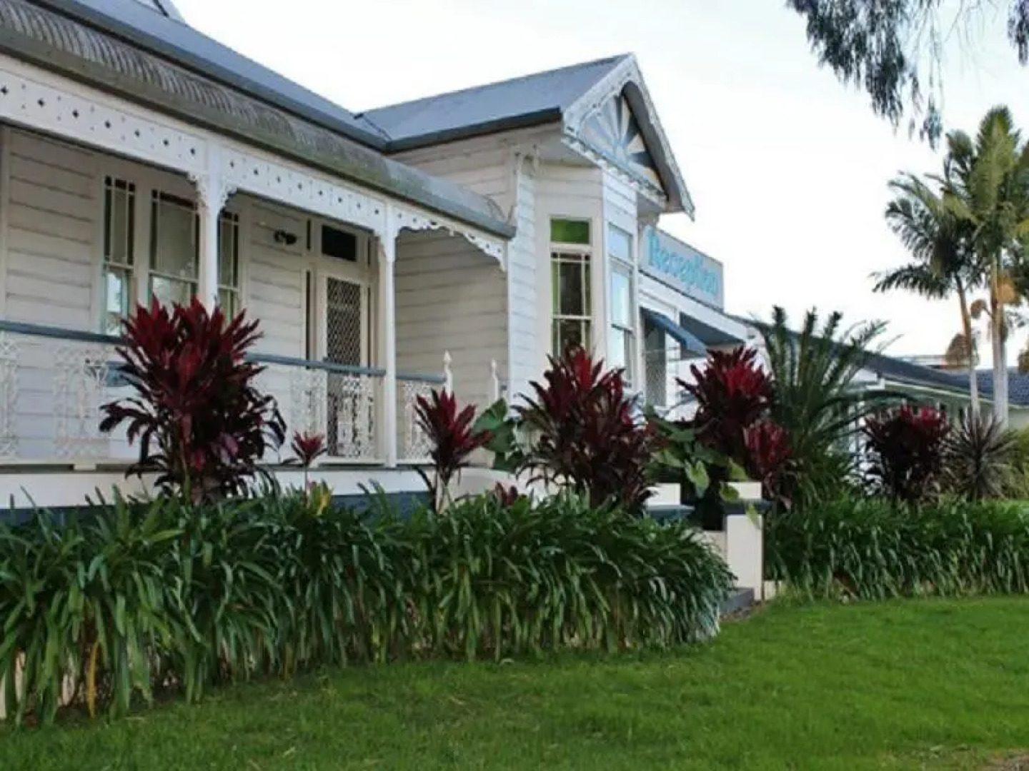 Colonial Court Motor Inn