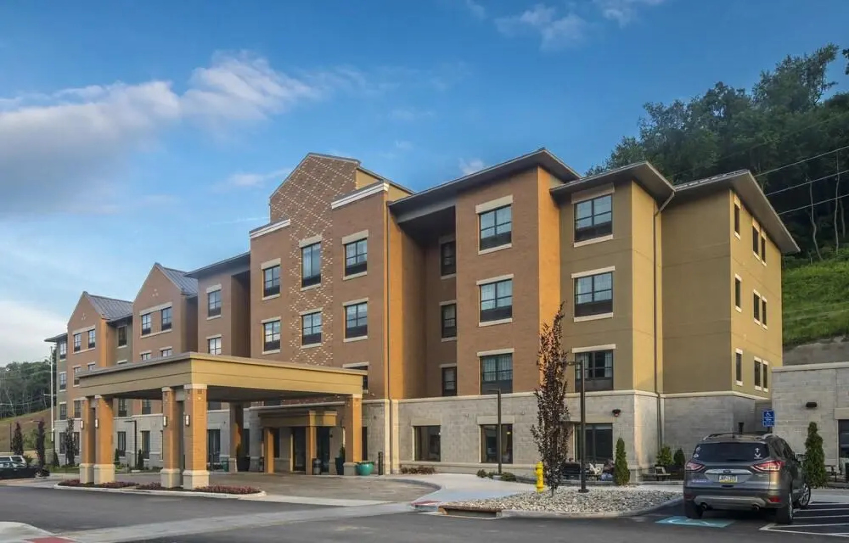 Best Western Plus University Inn Steubenville