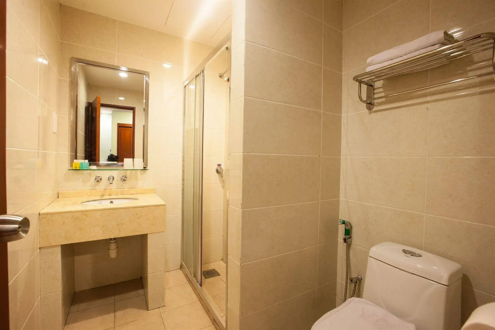 OYO 597 Winner Hotel