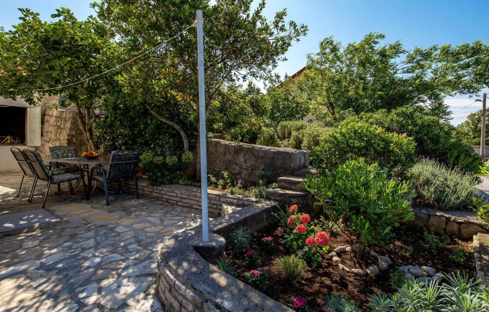 Nice Home in Karlobag With Wifi and 2 Bedrooms