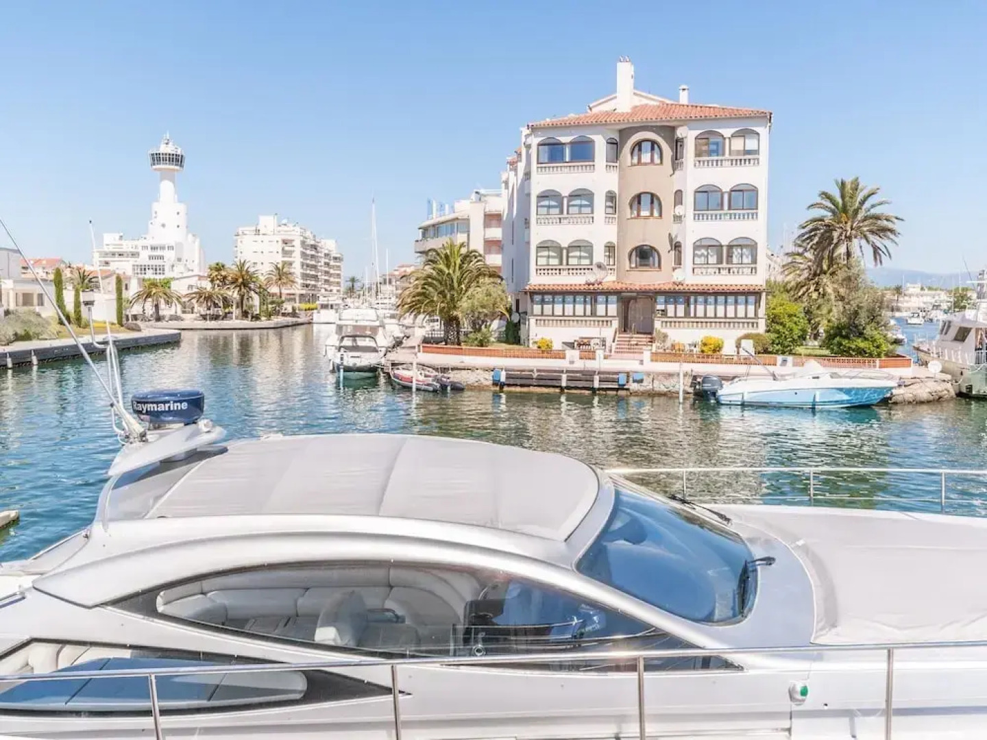 Holiday Apartment in a Complex near Sea