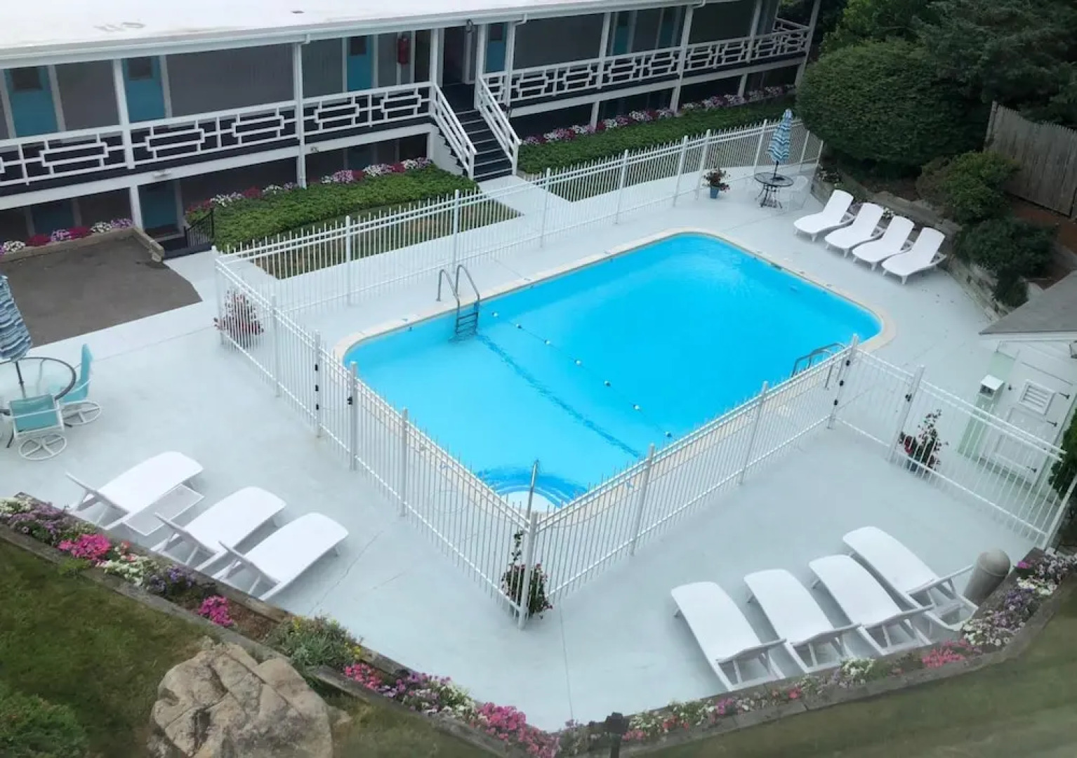 Sands of Time Motor Inn & Harbor House