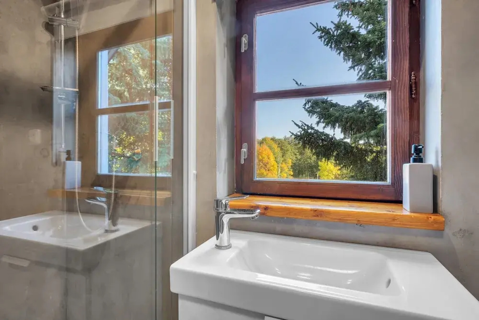 Villa in Dolni Branna With Sauna