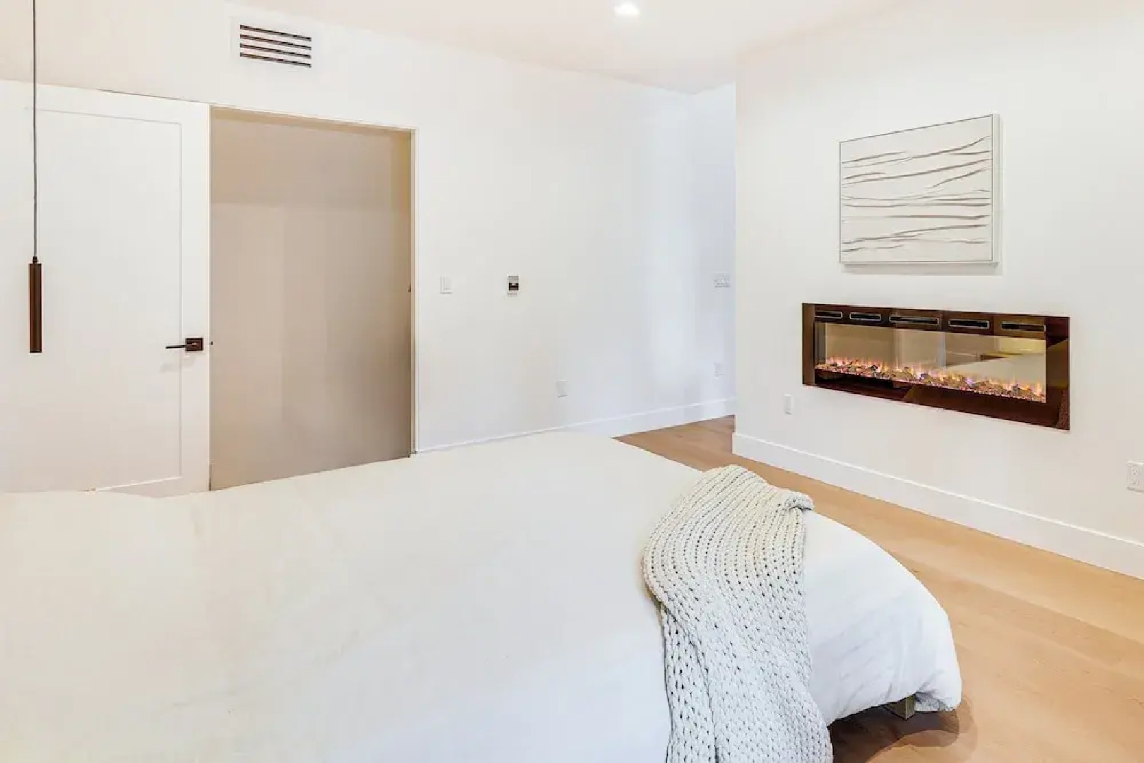 4 Mi to Soda Springs Resort: Hot Tub Hideaway!