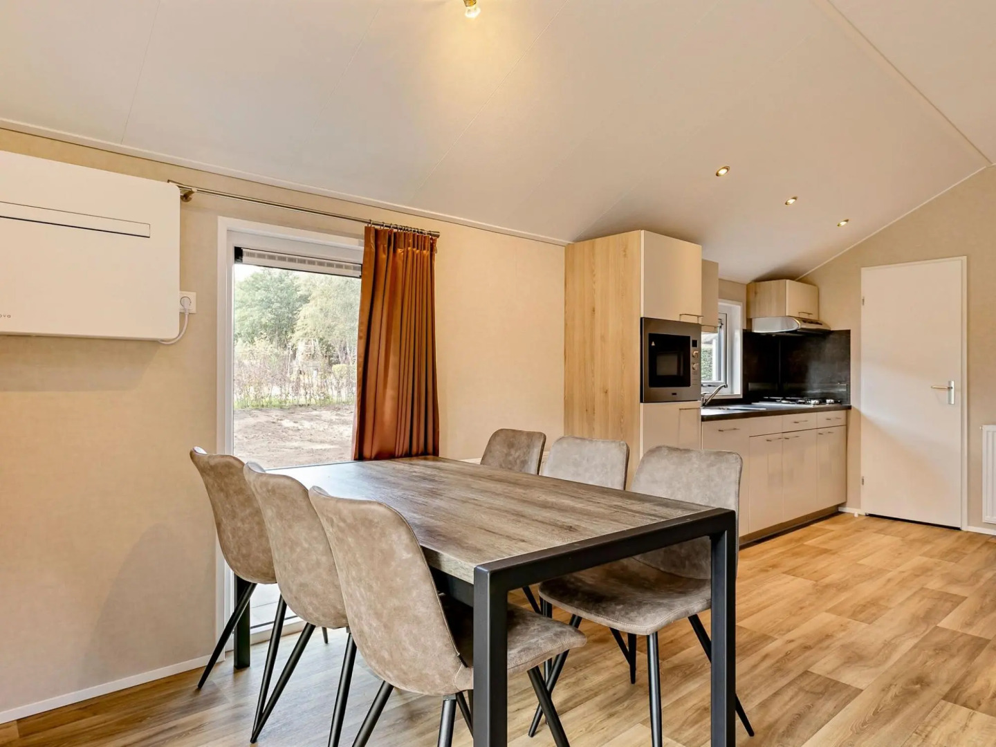 Premium Lodge Near Recreation Lake