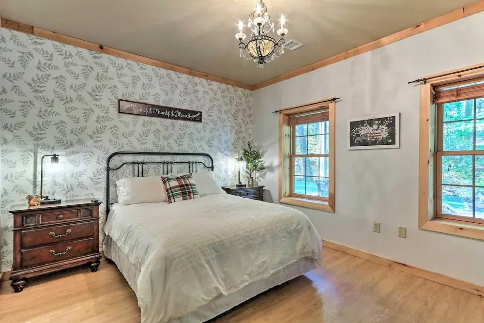 Grand 4,000 Sq Ft House - 11 Miles to Lancaster!