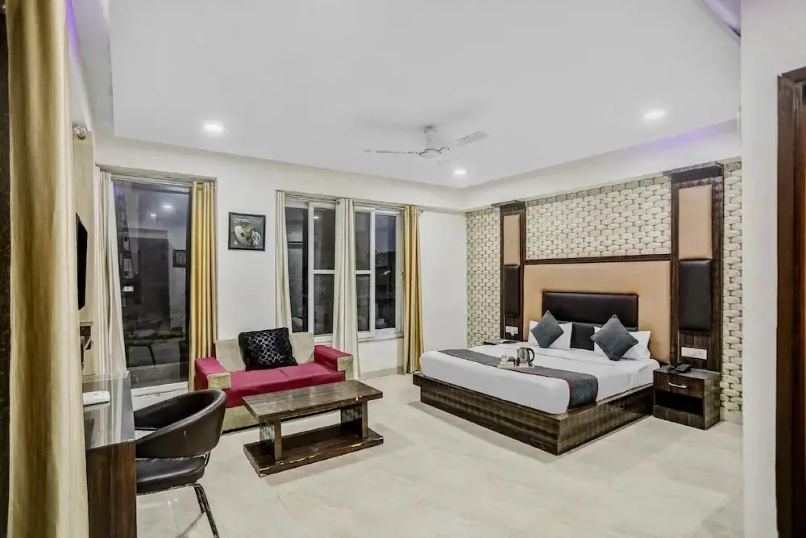 Grand Residency by OYO Rooms