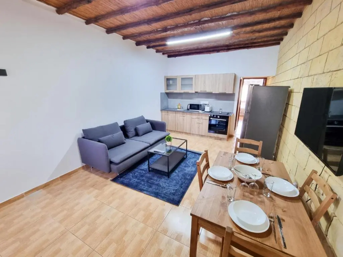 Mountains Retreat Rooms & Suites