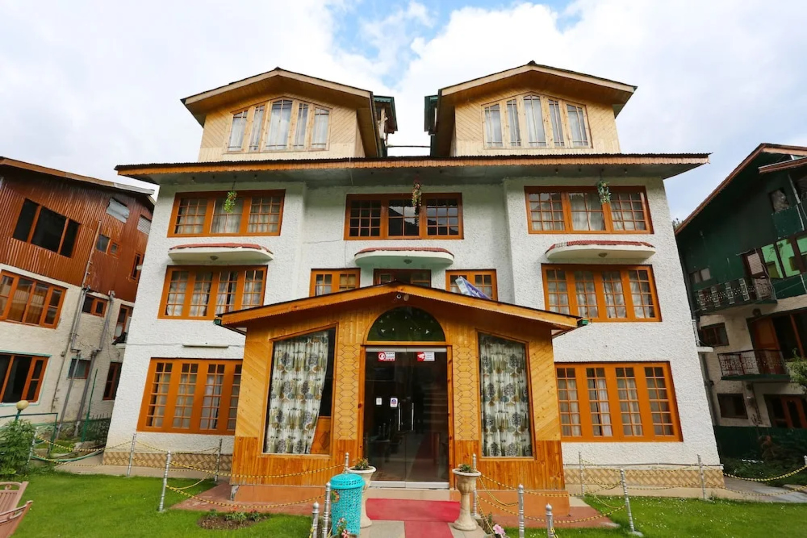 OYO 9084 Hotel Tourist Palace