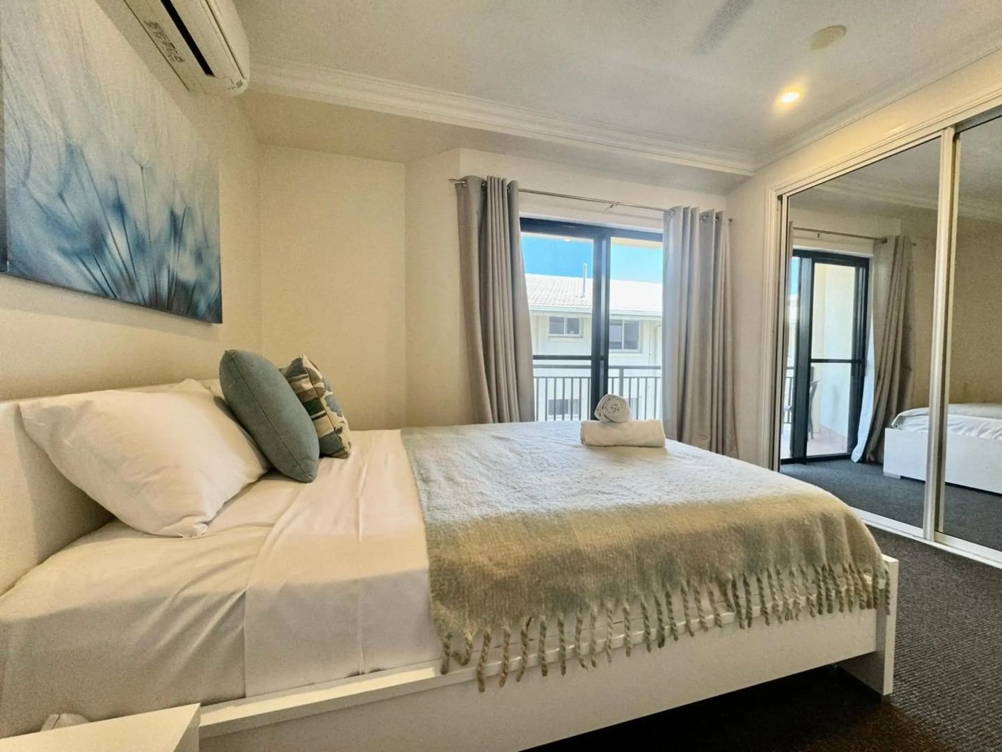 Townsville Lighthouse - 3/103 Strand