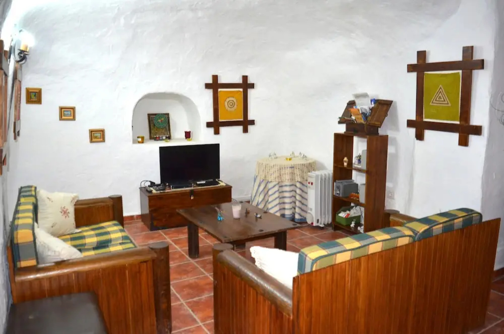 Cueva Hoya Del Monte