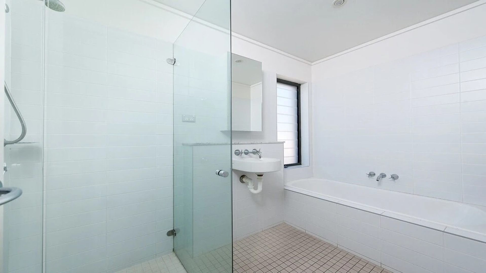 One Mile Ridge, 21/26 One Mile Close