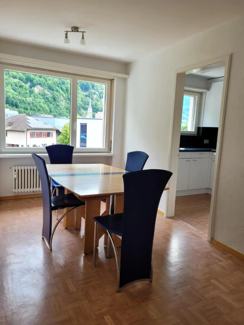 Schöne grosse Attika-Wohnung im Zentrum von Vaduz inkl. Parkplatz