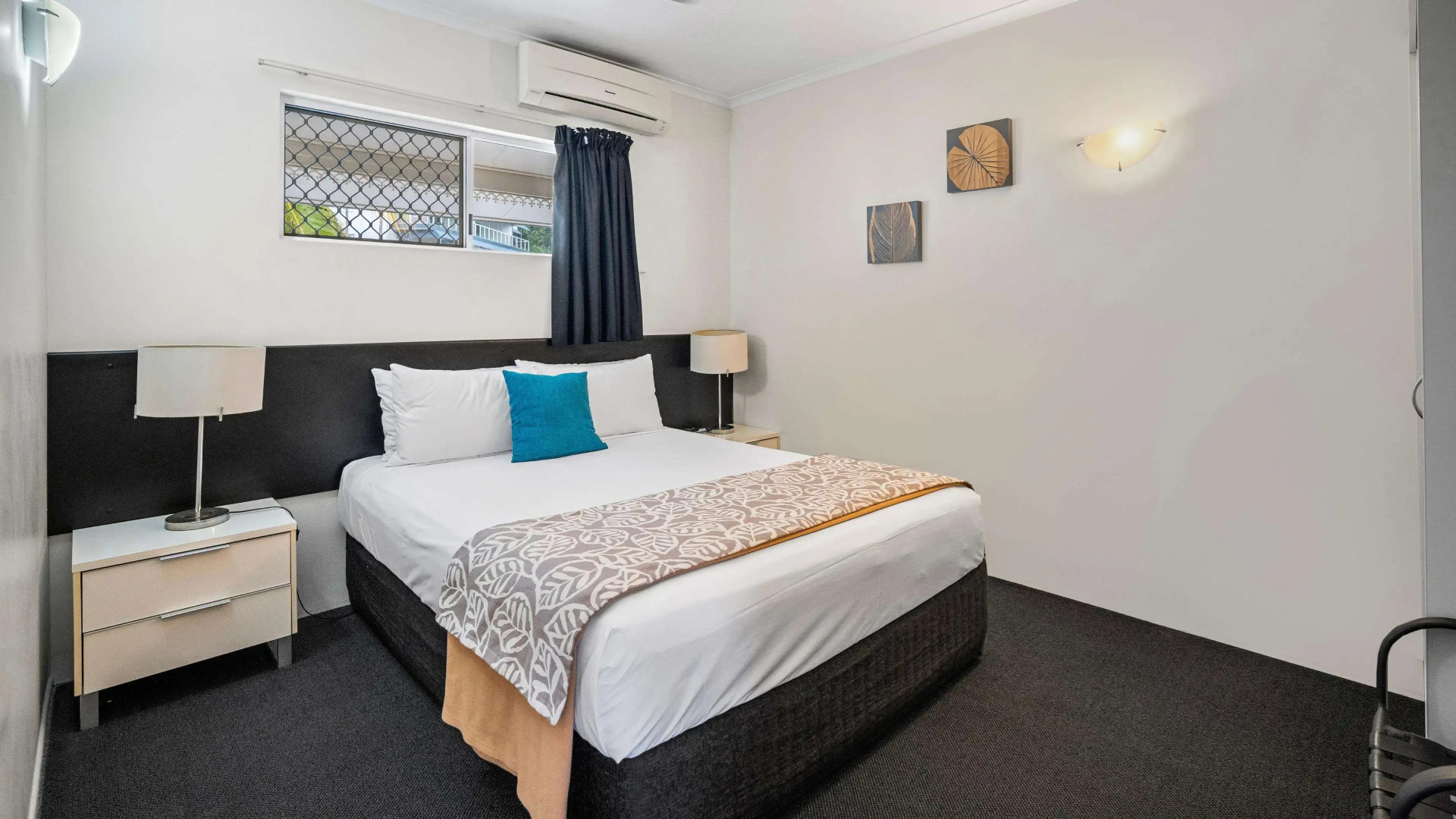 Colonial Palms Motor Inn